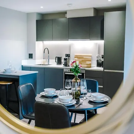 Apartment Premium 3 Bed Centre - Free Parking *