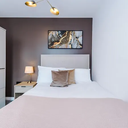Apartment Premium 3 Bed Centre - Free Parking *