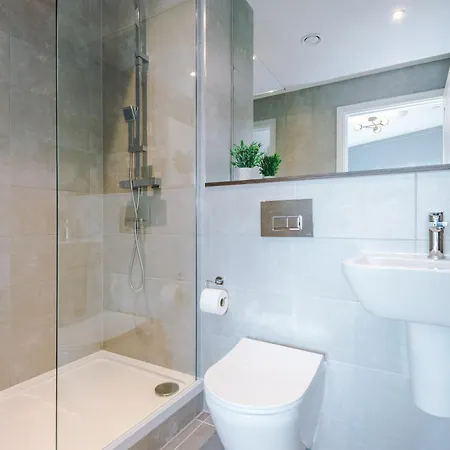 Premium 3 Bed Centre - Free Parking Apartment Leeds (West Yorkshire)