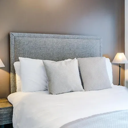 Premium 3 Bed Centre - Free Parking Apartment