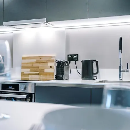 Premium 3 Bed Centre - Free Parking *