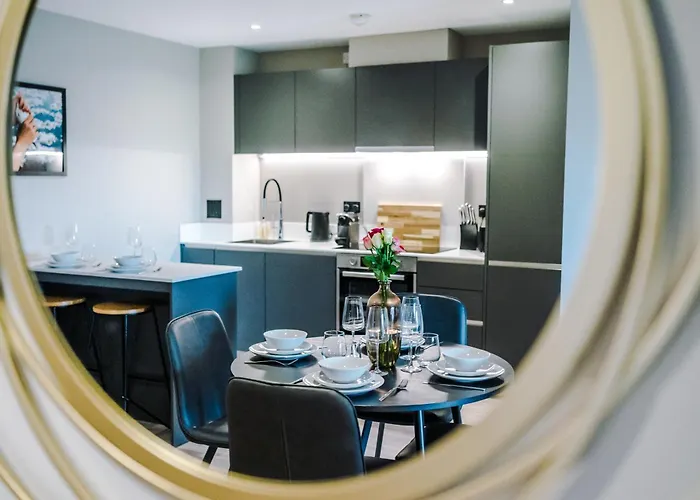 Apartment Premium 3 Bed Centre - Free Parking *