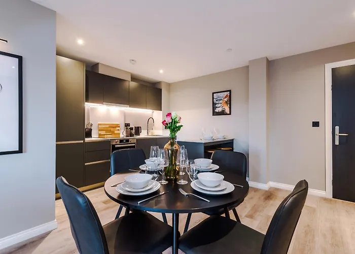 דירה Premium 3 Bed Centre - Free Parking לידס