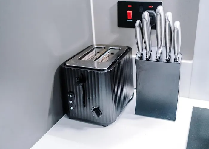 Premium 3 Bed Centre - Free Parking * לידס