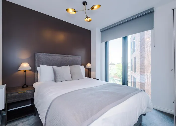 Premium 3 Bed Centre - Free Parking