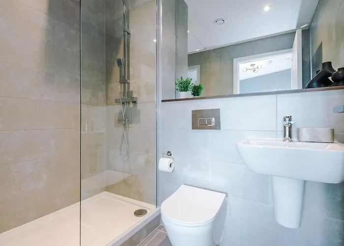 Premium 3 Bed Centre - Free Parking Apartment Leeds (West Yorkshire)