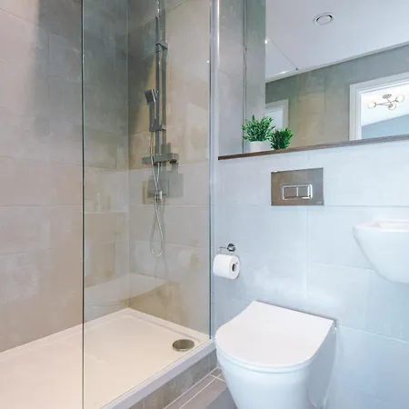 Premium 3 Bed Centre - Free Parking