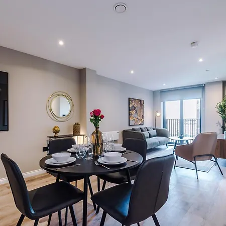 Premium 3 Bed Centre - Free Parking * Leeds (West Yorkshire)