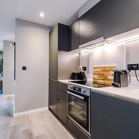 Premium 3 Bed Centre - Free Parking Leeds (West Yorkshire)