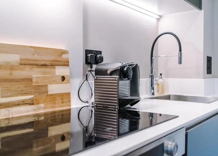 Premium 3 Bed Centre - Free Parking