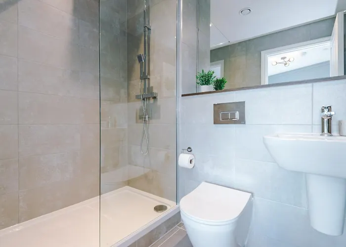 Premium 3 Bed Centre - Free Parking