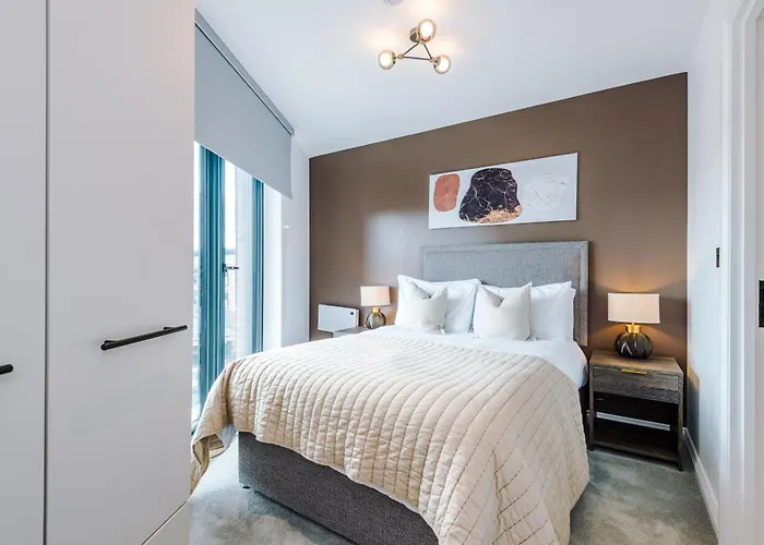 Premium 3 Bed Centre - Free Parking Λιντς