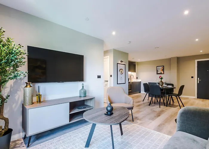 Premium 3 Bed Centre - Free Parking