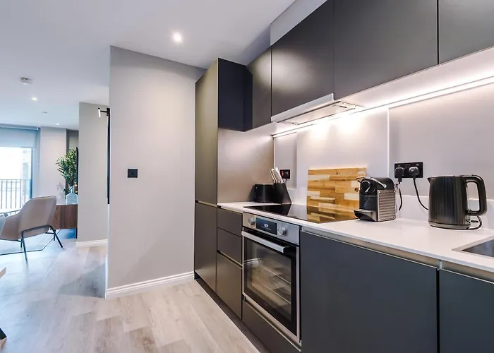 Premium 3 Bed Centre - Free Parking Λιντς